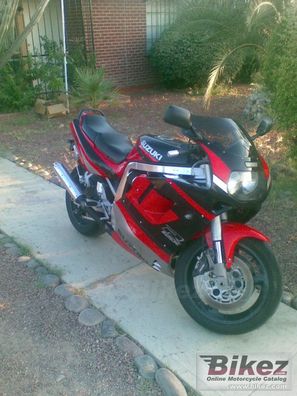 1991 Suzuki GSX-R 1100 photo